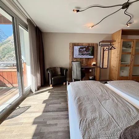 Alpenlodge Otel 3*