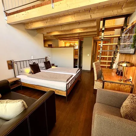 Alpenlodge Otel